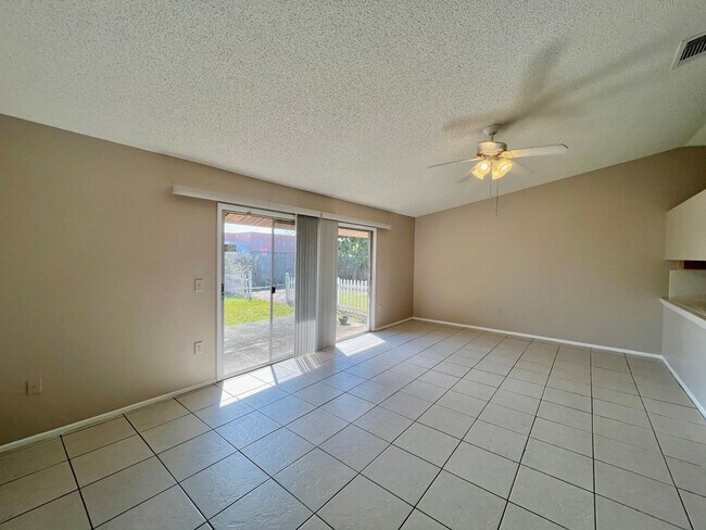 Foto del edificio - Orlando - 2 Bedroom, 2 Bathroom, 1 Car Gar...