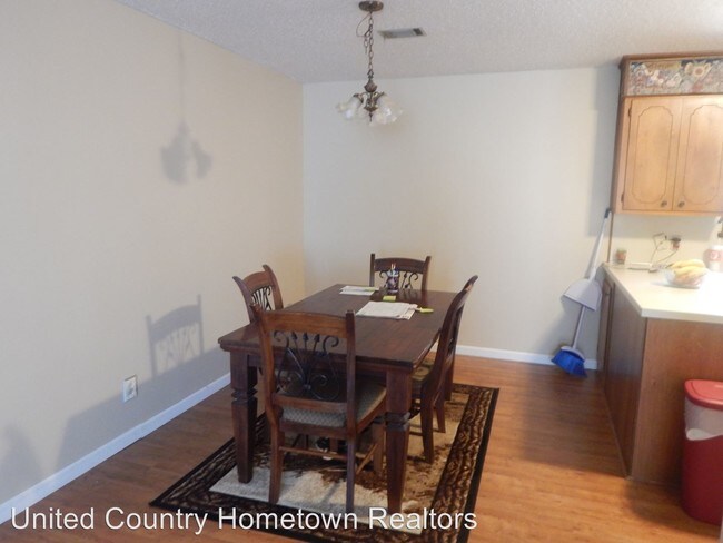 Foto del edificio - 22630 Sulphur Springs Rd