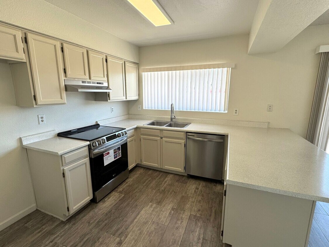Foto principal - BRAND NEW REMODEL 3 BED, 2 BATH LOCATED HA...