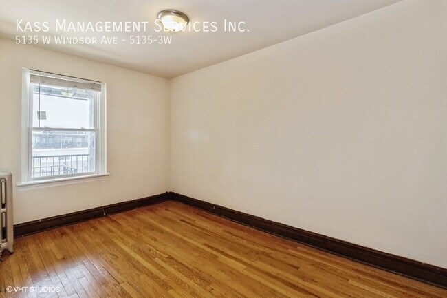 Foto del edificio - 5135 W Windsor Ave