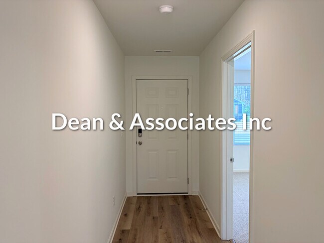 Foto del edificio - 827 Fish Camp Rd