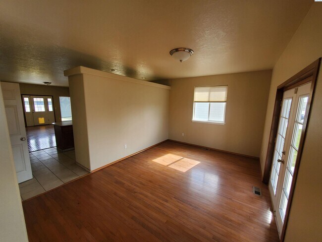 Foto del edificio - 8115 Hudson Dr