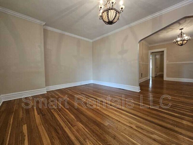Foto del edificio - 5065 Lindenwood Ave