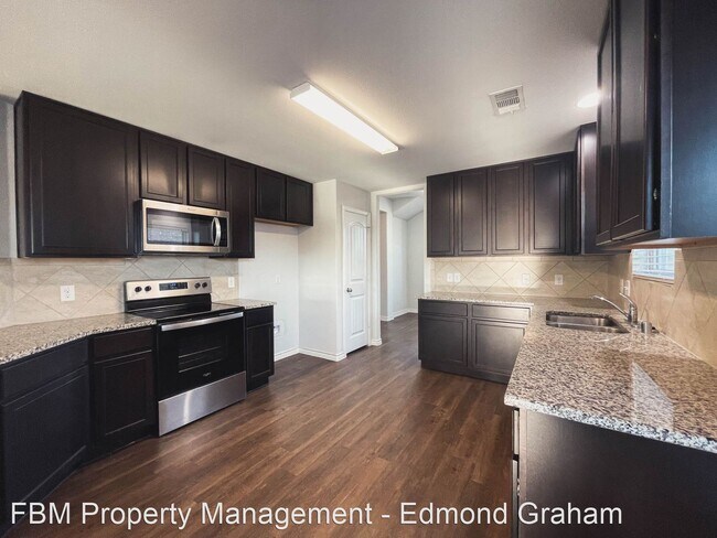 Foto del edificio - 3 br, 2 bath House - 301 Christian RD