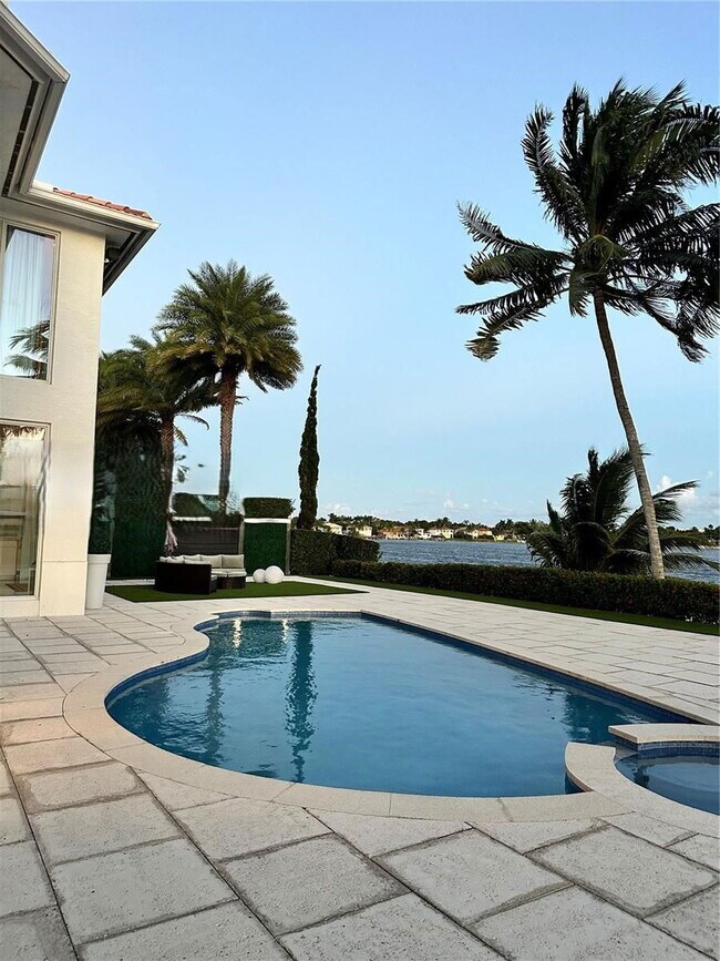 Building Photo - 6801 NW 113th Ct