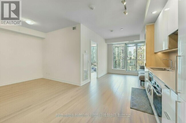 Photo du bâtiment - 28 Freeland St