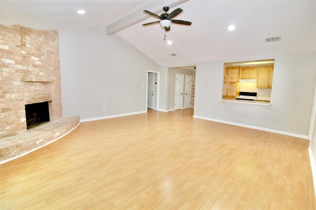 Building Photo - 13759 Drakewood Dr