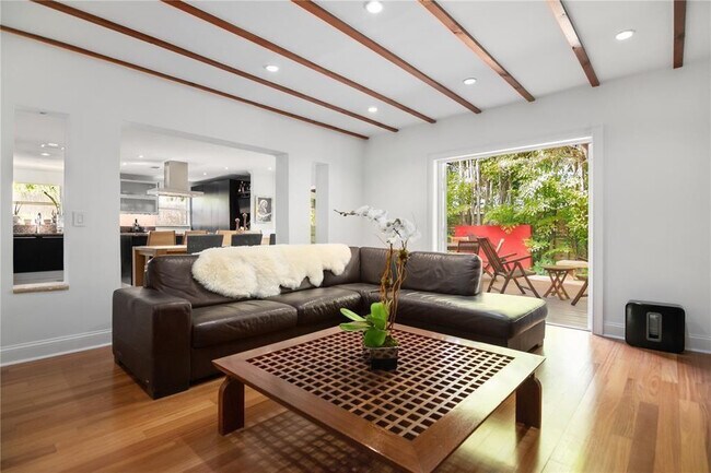 Foto del edificio - 2369 Overbrook St