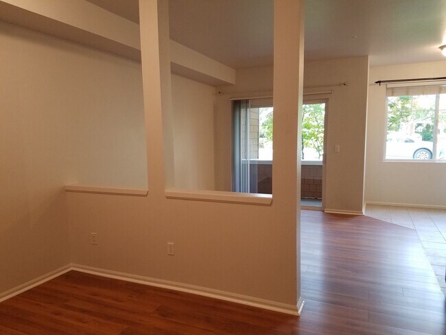 Foto del edificio - 0bd/1ba Sammamish Condo