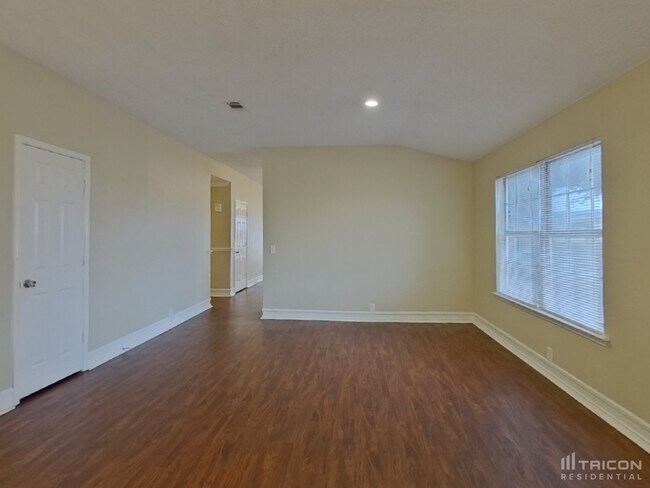Building Photo - 848 Paint Horse Trail Saginaw TX