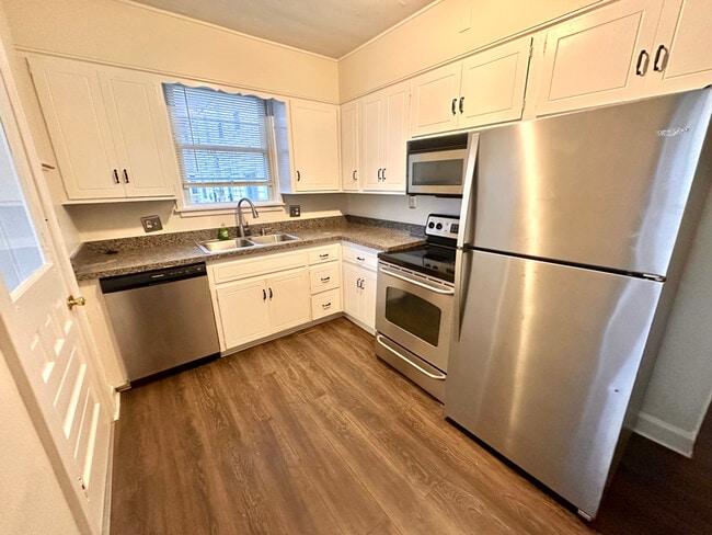 Building Photo - 4222 Broadway