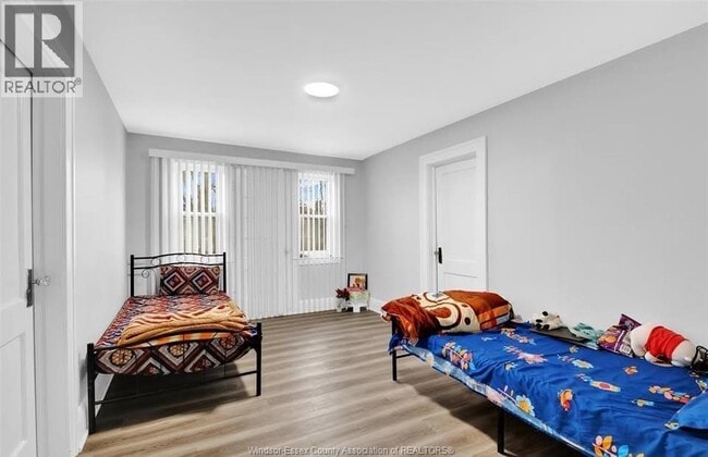 Building Photo - 930 Church St