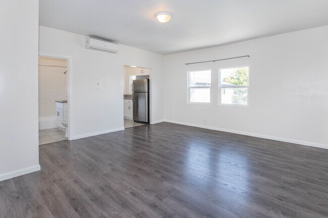 Foto del edificio - 1260 W 39th St
