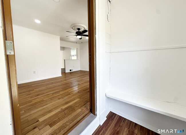 Building Photo - 225 Battis Rd