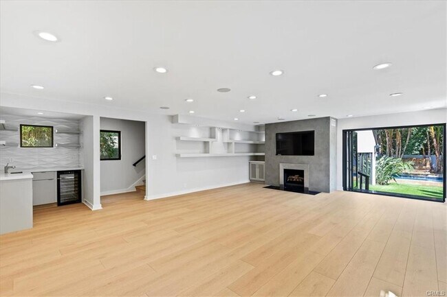 Foto del edificio - 15221 Valley Vista Blvd