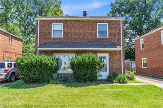 Building Photo - 23820 Hartland Rd