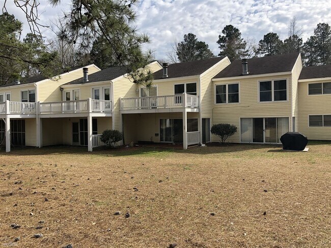 Foto del edificio - 2 br, 2.5 bath Townhome - 319 Lakeview Drive
