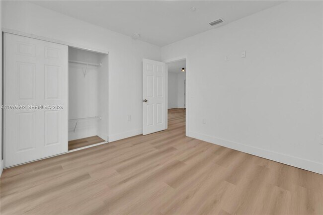 Foto del edificio - 1119 SW 6th St