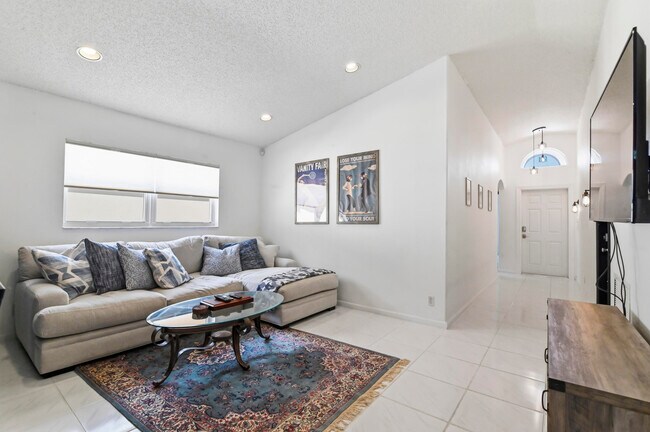 Foto del edificio - 5690 Green Island Dr