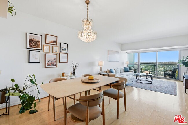 Foto del edificio - 13700 Marina Pointe Dr