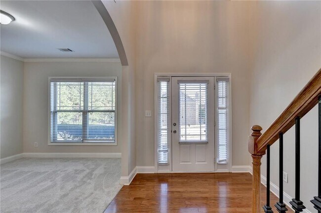 Foto del edificio - 522 Suwanee Oaks Dr NE