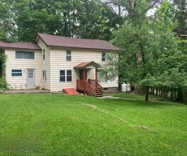 Building Photo - 124 Academy St