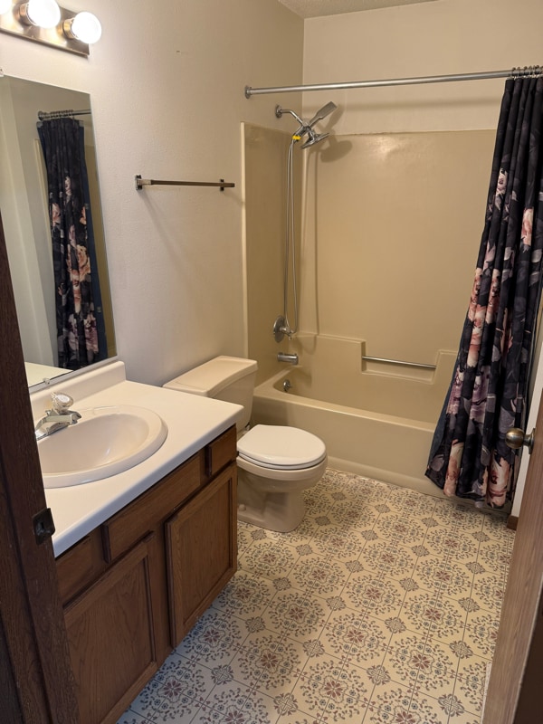 Building Photo - 512 L Hauser Rd