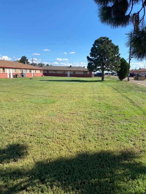 Foto del edificio - 100 Plum Ave