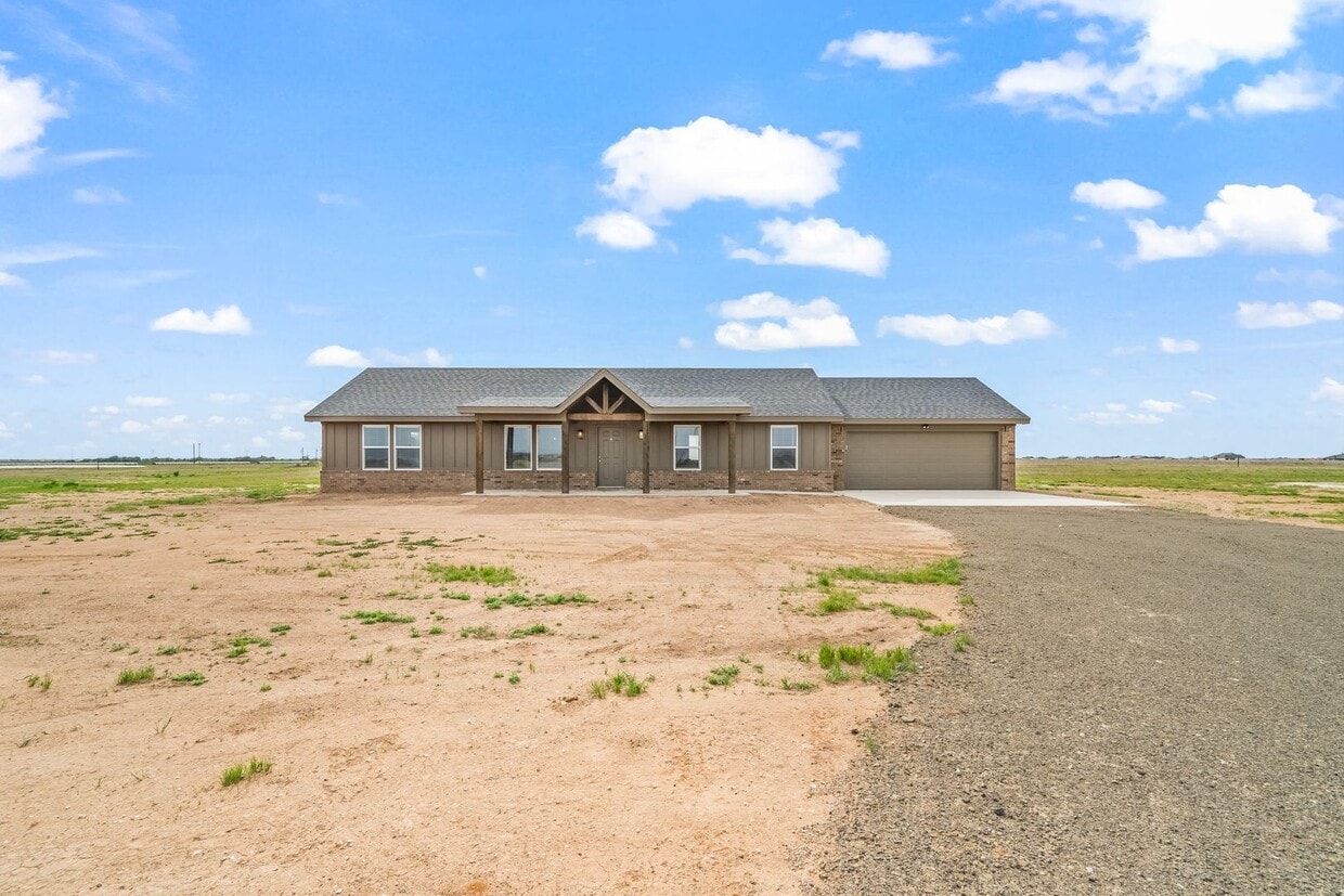 8801 N County Rd 3200, Idalou, TX 79329 House Rental in Idalou, TX
