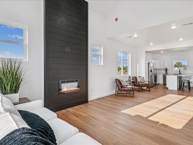 Foto del edificio - 1507 Duncan Dr