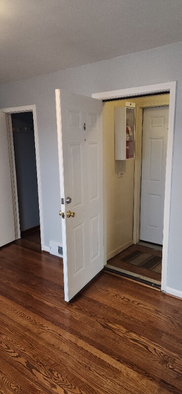 Building Photo - 24930 W Outer Dr