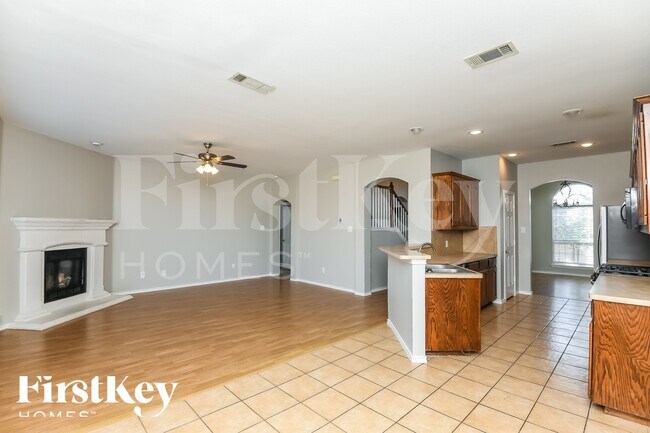 Foto del edificio - 6321 Melanie Dr