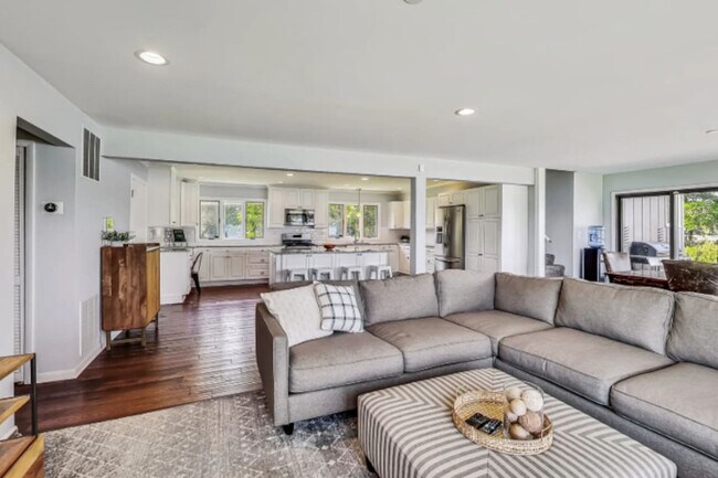 Foto del edificio - 36856 N Hickory Ct