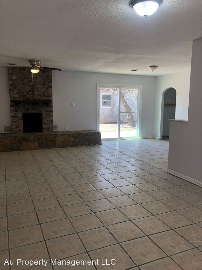 Building Photo - 3 br, 2 bath House - 1010 TUDOR DR