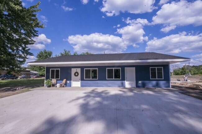 Building Photo - 526 Gerald Ct