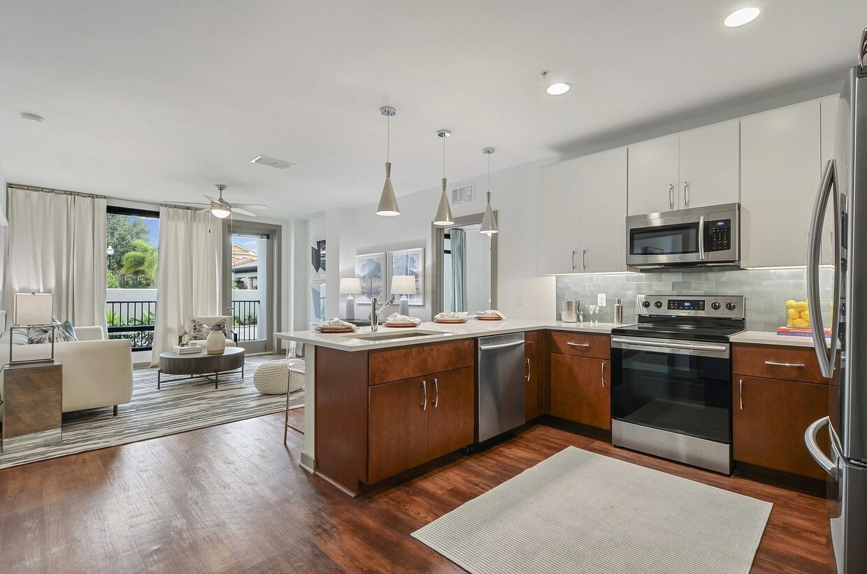 Primary Photo - Cortland Westshore