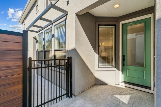 Building Photo - 3243 S Sedgebrook Ln