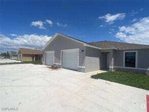 Building Photo - 3613 SW 8th Pl