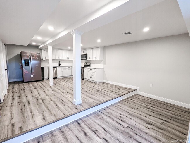 Foto del edificio - 13 Woodland Ln