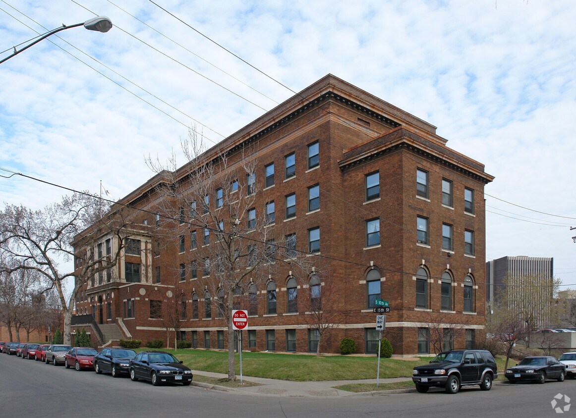Foto principal - Carlson Hall
