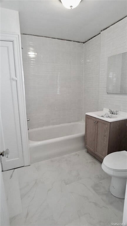 Large Renovated Bathroom - 23 Lee Ave