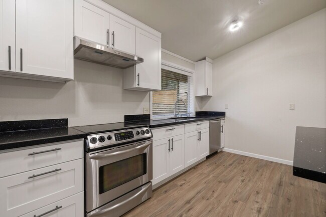 Building Photo - 16049 SE 131st St