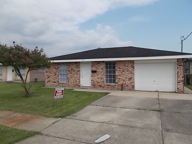 Exterior - 105 Vista Dr