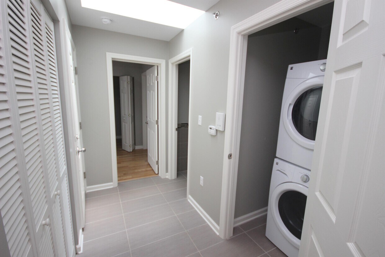 Foto principal - 816 S Negley Ave