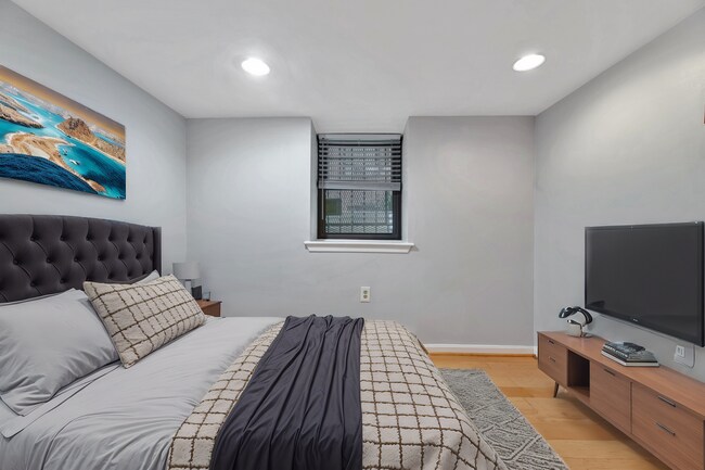 Foto del edificio - 1438 Meridian Pl NW