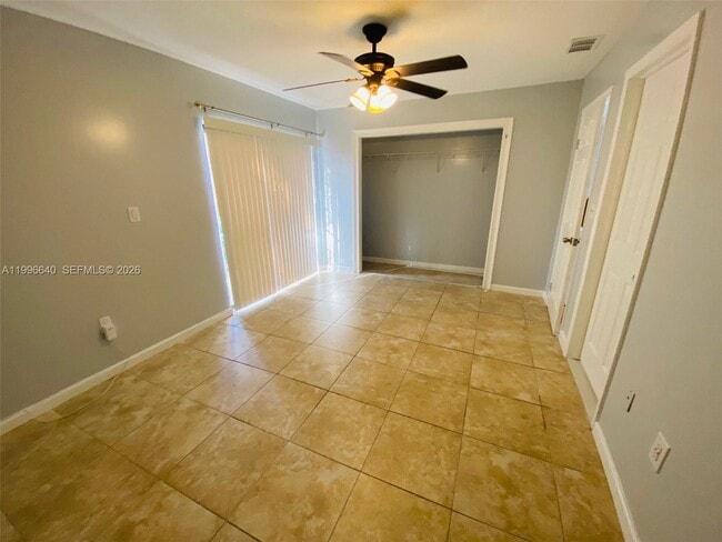 Foto del edificio - 9890 Hammocks Blvd