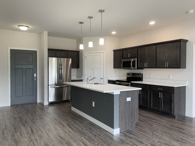 The Edge at Conservancy Commons Apartments - 4958 Innovation Dr ...