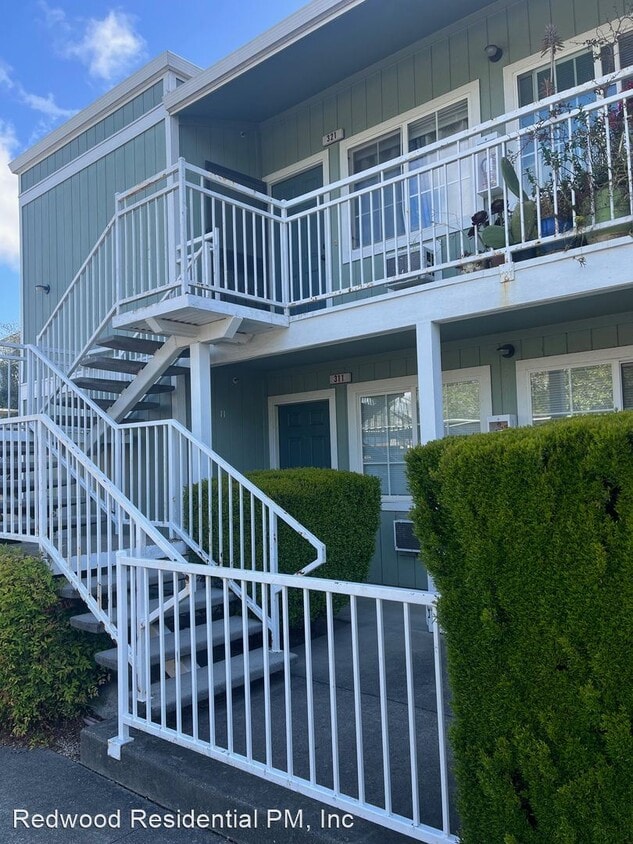 Primary Photo - 2 br, 1 bath House - 1501 La Esplanada #311