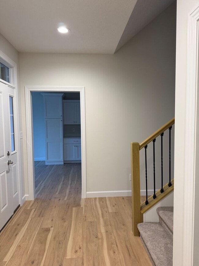 Building Photo - Available Nov 21st, 2025!!