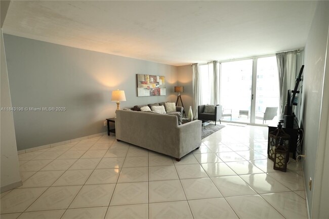 Building Photo - 5151 Collins Ave